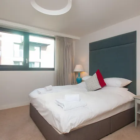 Cleyro Serviced - Finzels Reach * Bristol