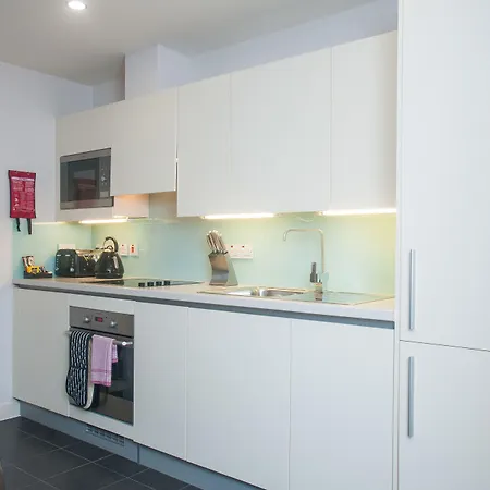 Cleyro Serviced - Finzels Reach