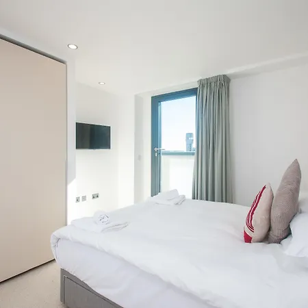 Cleyro Serviced - Finzels Reach