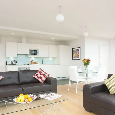 Cleyro Serviced - Finzels Reach Apartman Bristol