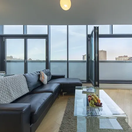 Cleyro Serviced - Finzels Reach * Bristol