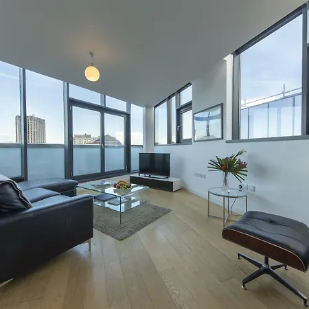 Cleyro Serviced - Finzels Reach Apartman