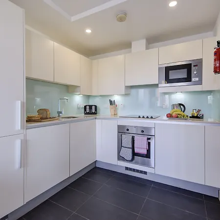 Cleyro Serviced - Finzels Reach * Bristol