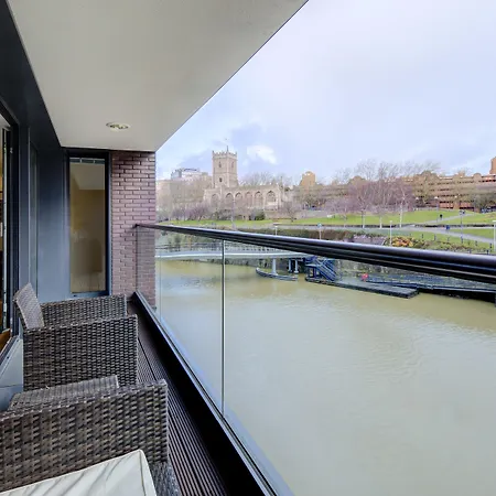 Cleyro Serviced - Finzels Reach *