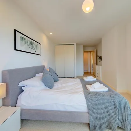 Cleyro Serviced - Finzels Reach Bristol