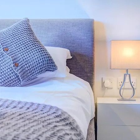 Cleyro Serviced - Finzels Reach * Bristol