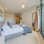 Apartment Cleyro Serviced - Finzels Reach *