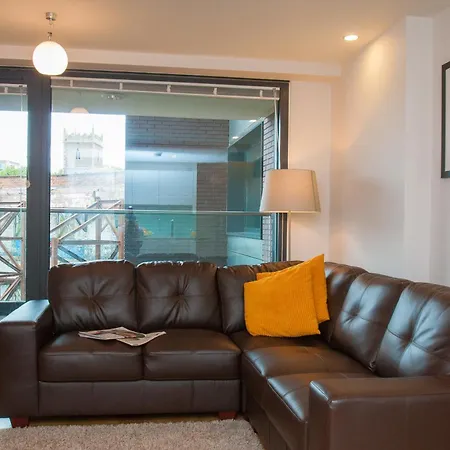 Cleyro Serviced - Finzels Reach Apartment