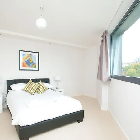 Apartment Cleyro Serviced - Finzels Reach *