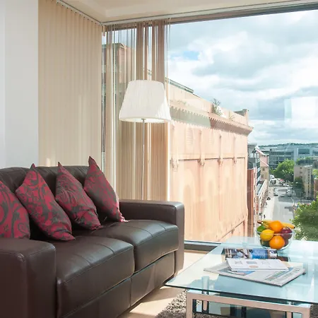 Cleyro Serviced - Finzels Reach Apartment *