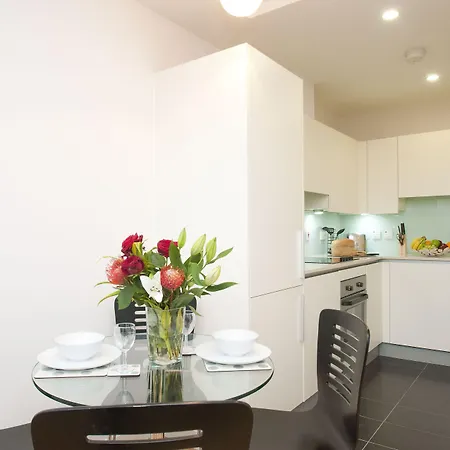 Cleyro Serviced - Finzels Reach Apartment