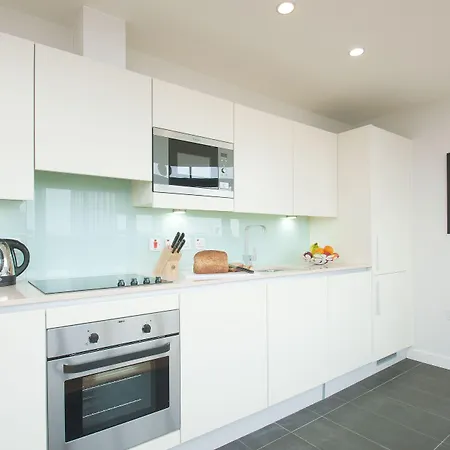 Apartment Cleyro Serviced - Finzels Reach