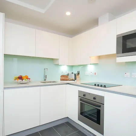 Cleyro Serviced - Finzels Reach Apartment