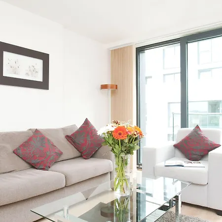 Cleyro Serviced - Finzels Reach Apartment