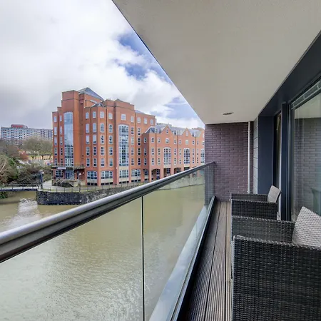 Cleyro Serviced - Finzels Reach * בריסטול