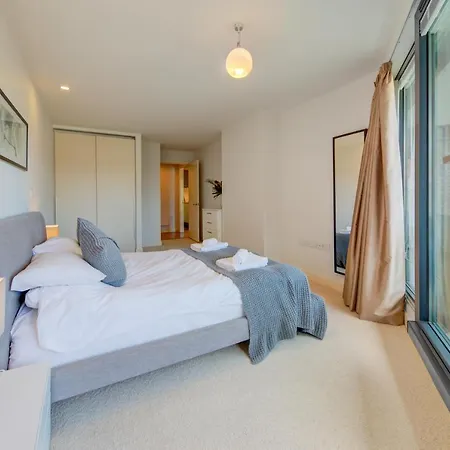 Apartment Cleyro Serviced - Finzels Reach *