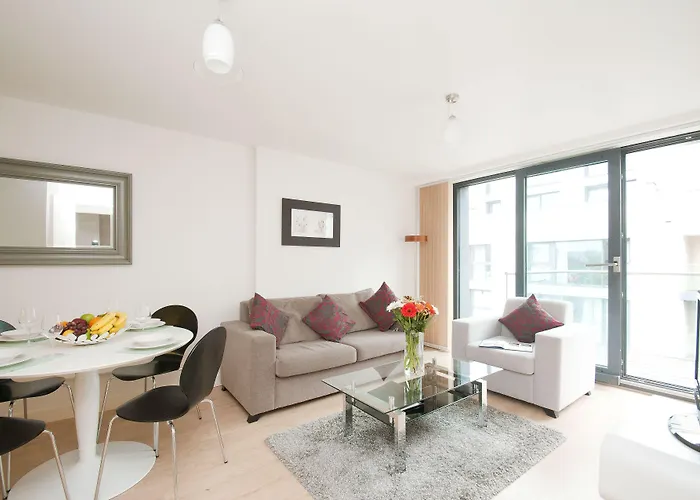 클레이로 서비스 - 핀젤스 리치 아파트 *