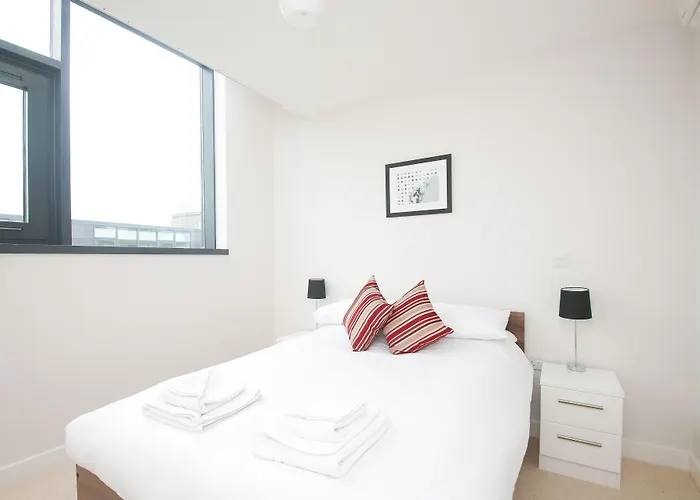 클레이로 서비스 - 핀젤스 리치 아파트 *