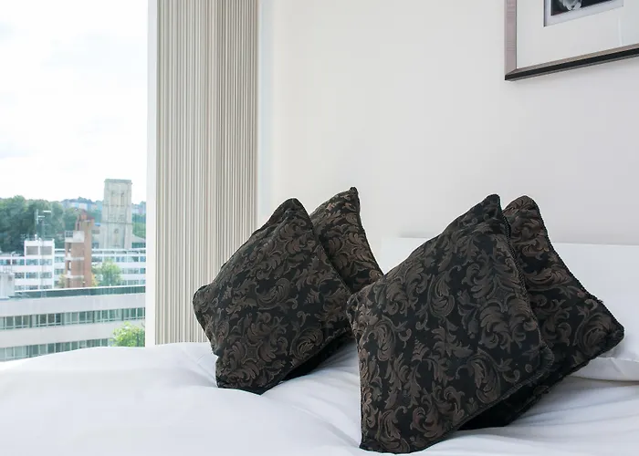 클레이로 서비스 - 핀젤스 리치 아파트 브리스틀