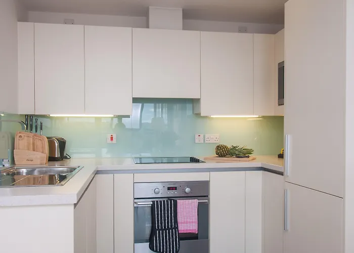 克雷罗服务公寓酒店 - 芬泽尔斯里奇 * 布里斯托