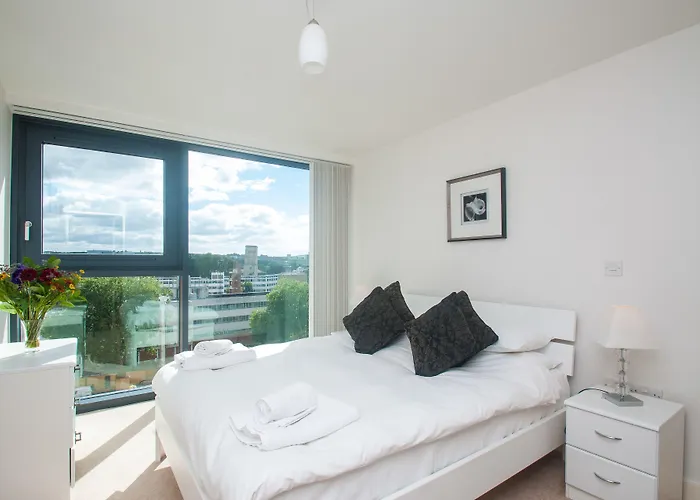 克雷罗服务公寓酒店 - 芬泽尔斯里奇 布里斯托