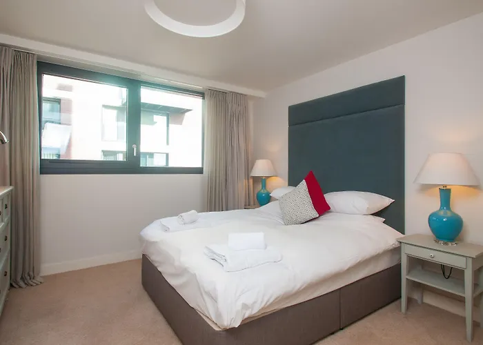 克雷罗服务公寓酒店 - 芬泽尔斯里奇 * 布里斯托