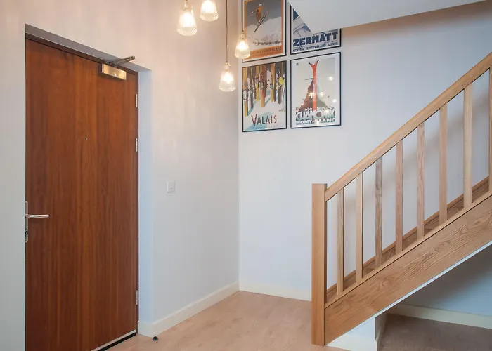 클레이로 서비스 - 핀젤스 리치 아파트 *