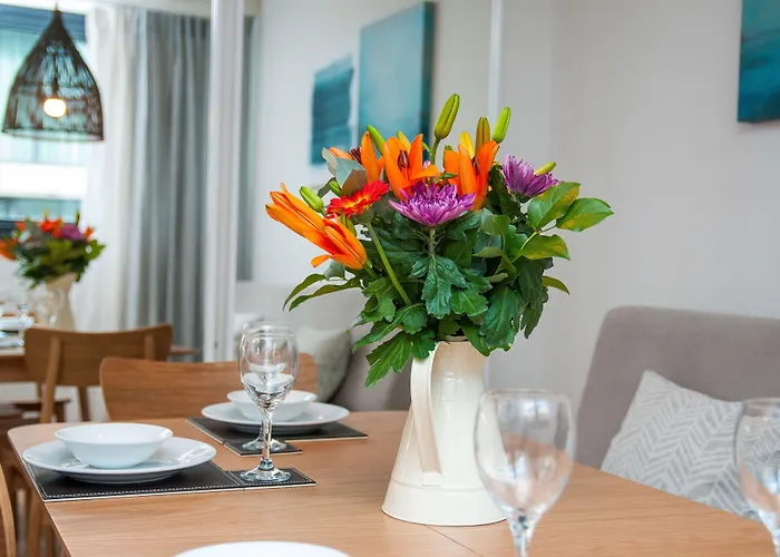 클레이로 서비스 - 핀젤스 리치 아파트 *