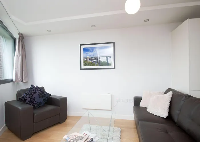 克雷罗服务公寓酒店 - 芬泽尔斯里奇 *