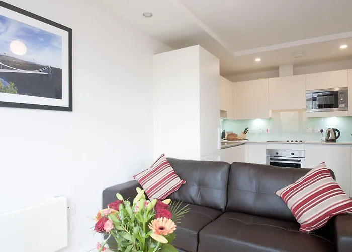 克雷罗服务公寓酒店 - 芬泽尔斯里奇 公寓 布里斯托