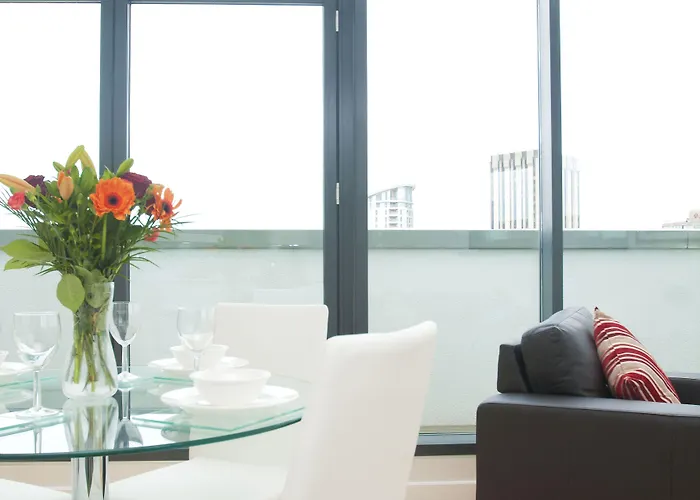 클레이로 서비스 - 핀젤스 리치 아파트 브리스틀