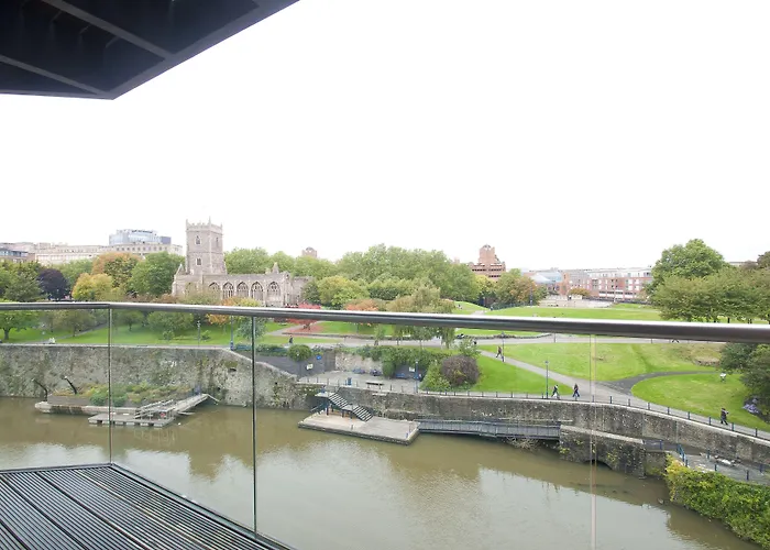 클레이로 서비스 - 핀젤스 리치