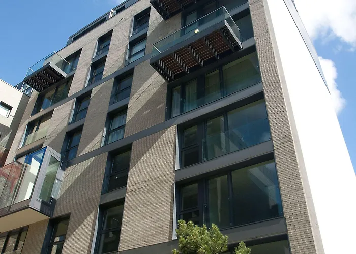 克雷罗服务公寓酒店 - 芬泽尔斯里奇 * 布里斯托