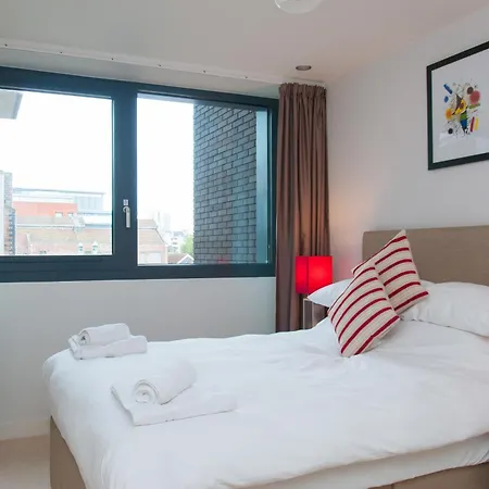 Cleyro Serviced - Finzels Reach Apartament Bristol