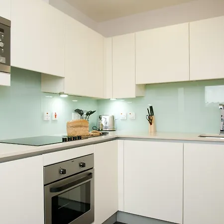 Cleyro Serviced - Finzels Reach * Bristol