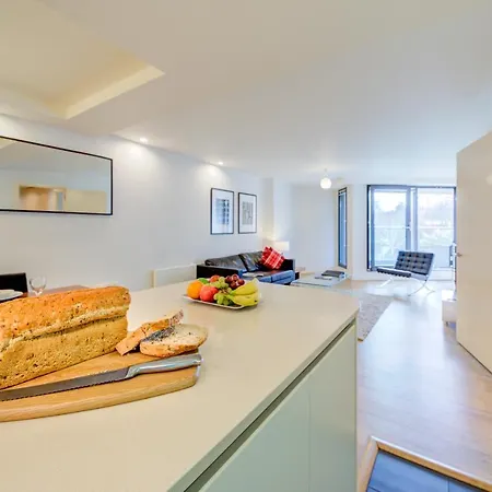 Cleyro Serviced - Finzels Reach Apartament Bristol