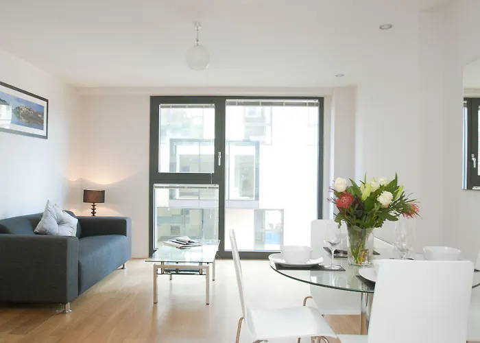 Cleyro Serviced - Finzels Reach * Bristol