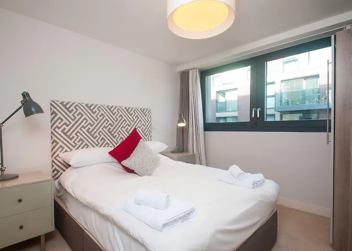 Cleyro Serviced - Finzels Reach *