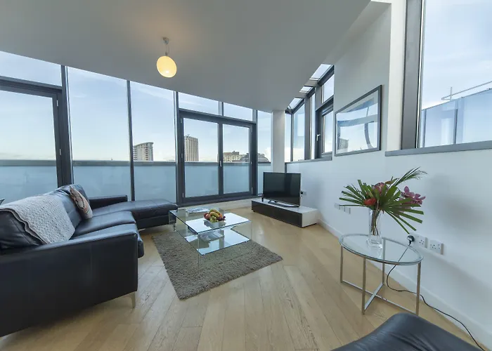 Cleyro Serviced - Finzels Reach Appartamento Bristol