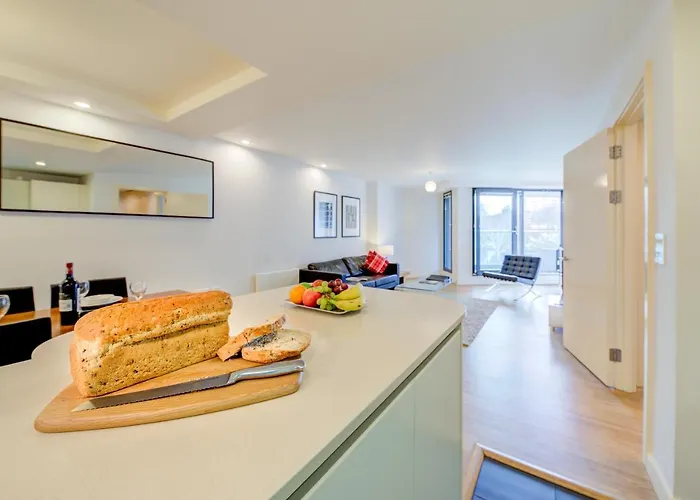 Cleyro Serviced - Finzels Reach Appartamento Bristol