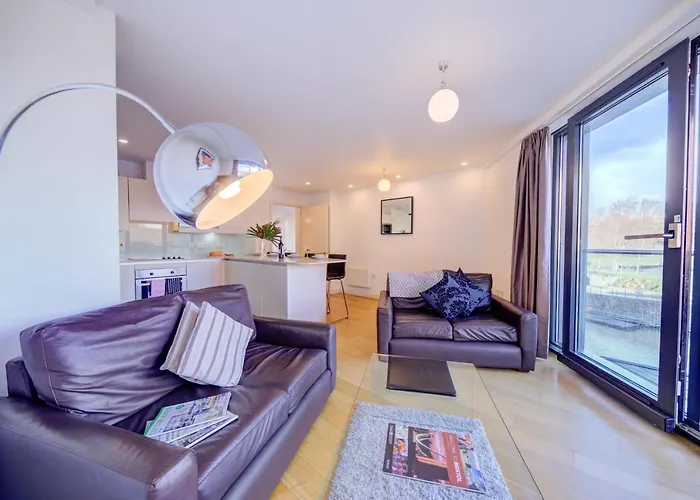 Cleyro Serviced - Finzels Reach * Bristol